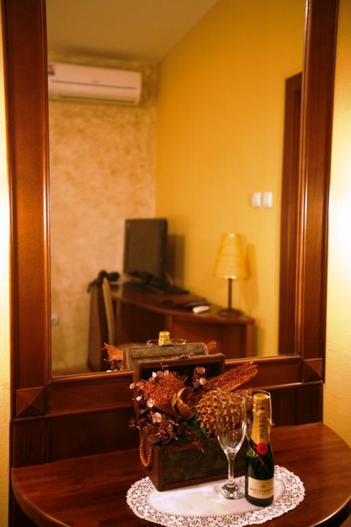 Manjez Centar Hotell Beograd Rom bilde